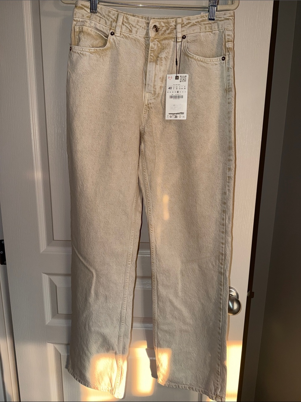 Zara Cream High Rise Straight-Leg Jeans